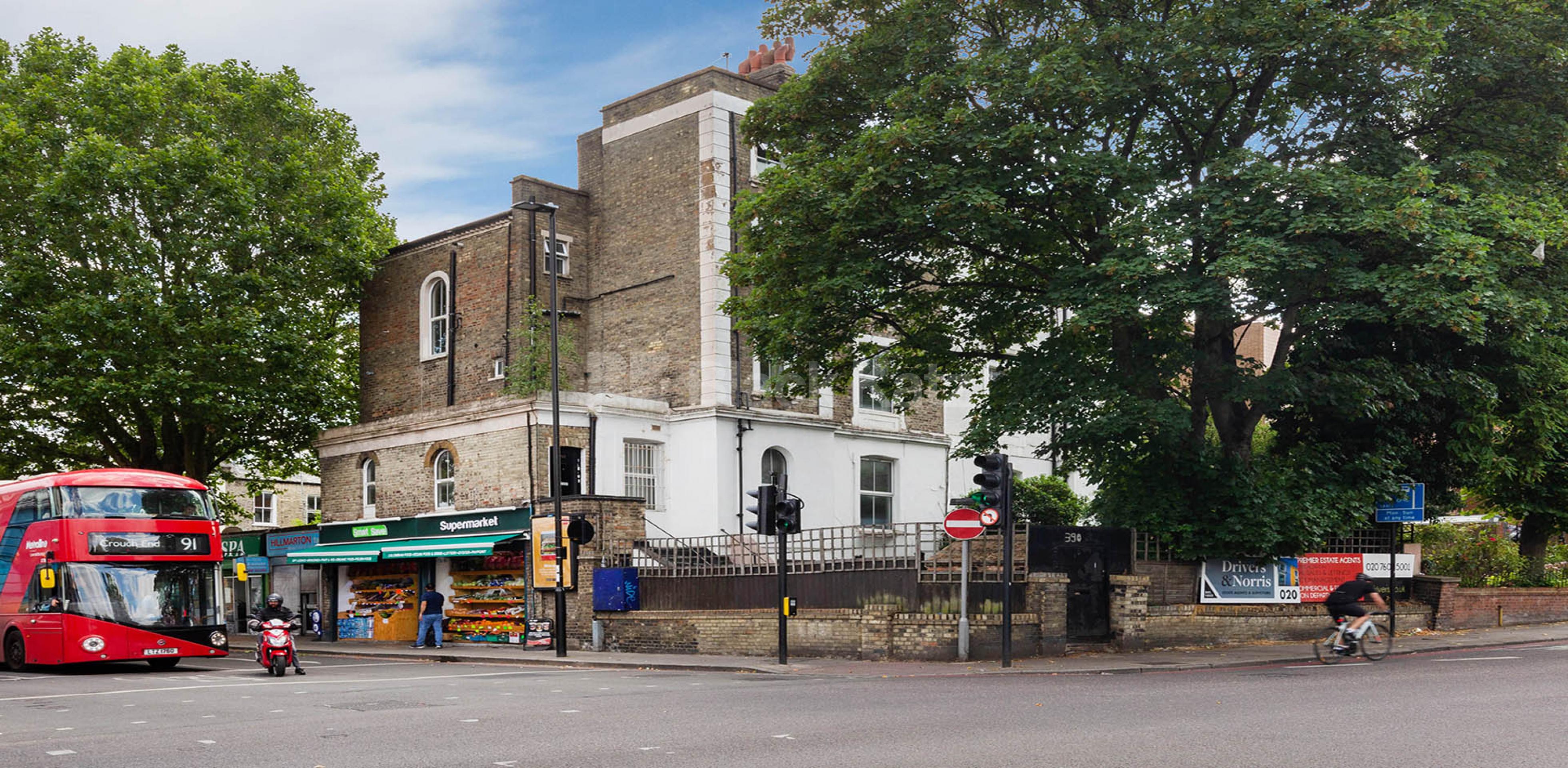 Newly refurbished split level apartment within a large period house mins to tube Camden Road, Camden N7